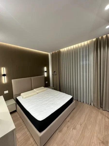Tirane, jepet me qera apartament 2+1 Kati 2, 100 m² 1.500 € (MINE PEZA)