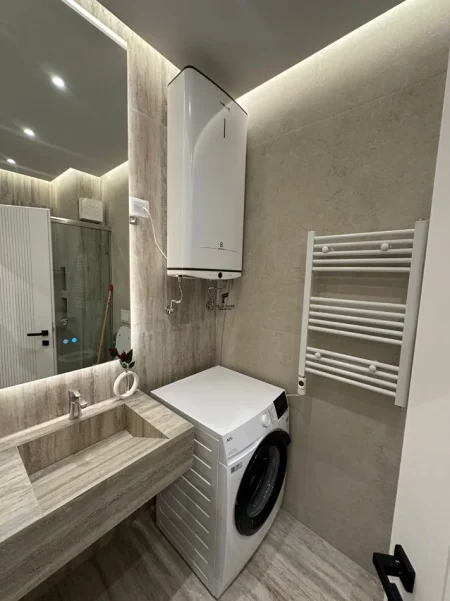 Tirane, jepet me qera apartament 2+1 Kati 2, 100 m² 1.500 € (MINE PEZA)