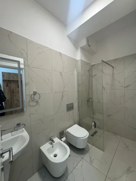 Tirane, shitet apartament 2+1 Kati 1, 86 m² 191.000 € (Residenca Henke perball Spitalit Amerikan 3)