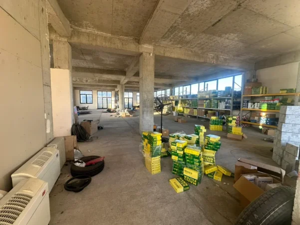 Tirane, jepet me qera ambjent biznesi Kati 2, 400 m² 1.000 € (Pranë Delta Pharma)