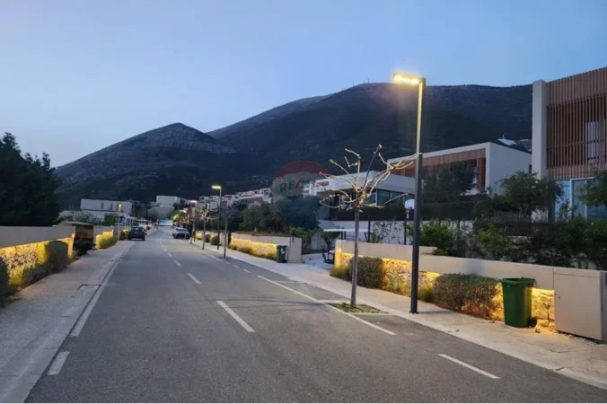 Vlore, shitet 2+1 , 222 m² (Dhermi)