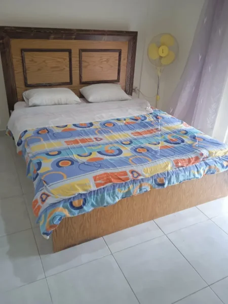 Tirane, jepet me qera apartament 3+1+Ballkon Kati 2, 125 m² 520 € (Prane Restorant Freskut ne Fresk.)