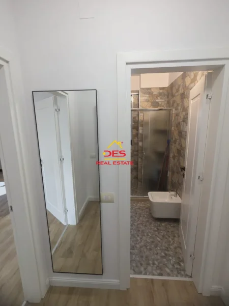 Vlore, shitet apartament 1+1+Ballkon Kati 2, 67 m² 143.000 € (Lungomare)