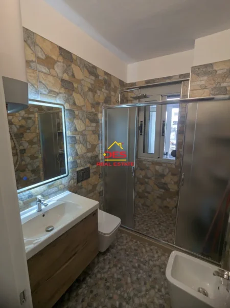 Vlore, shitet apartament 1+1+Ballkon Kati 2, 67 m² 143.000 € (Lungomare)