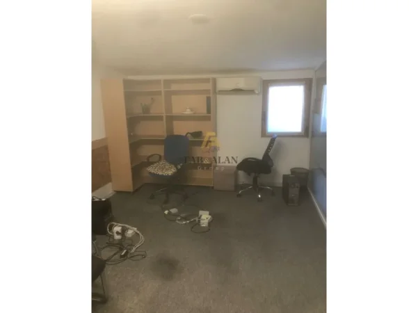 Tirane, shitet dyqan Kati 0, 300 m² 1.500.000 € (Myslym Shyri)