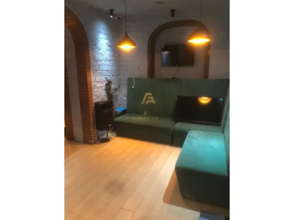 Tirane, shitet dyqan Kati 0, 300 m² 1.500.000 € (Myslym Shyri)