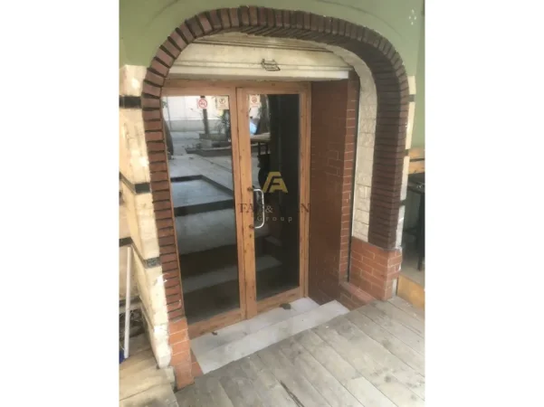 Tirane, shitet dyqan Kati 0, 300 m² 1.500.000 € (Myslym Shyri)