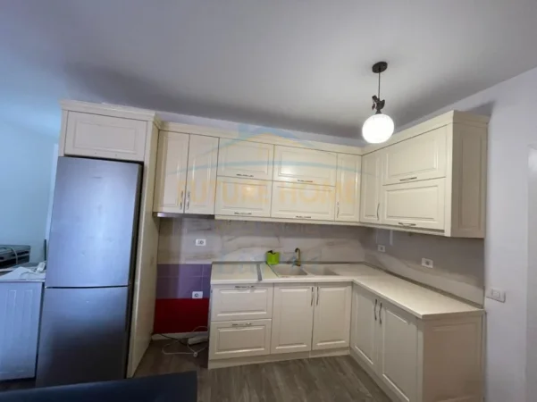 Tirane, jepet me qera apartament 2+1 Kati 6, 77 m² 750 € (sh Parku i Autobuzave, Tirane.)