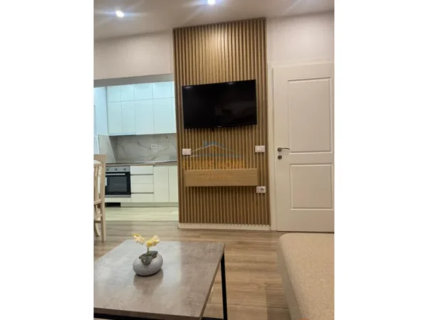 Tirane, jepet me qera apartament 1+1+Ballkon Kati 4, 60 m² 620 € (ferit xhajko)
