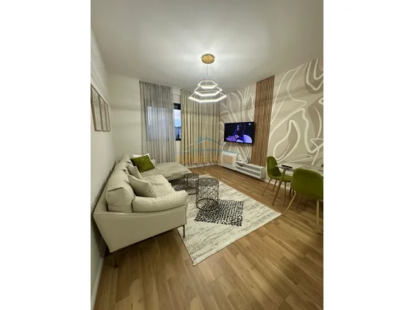 Tirane, jepet me qera apartament 1+1 Kati 3, 59 m² 600 € (XHAMLLIKU)
