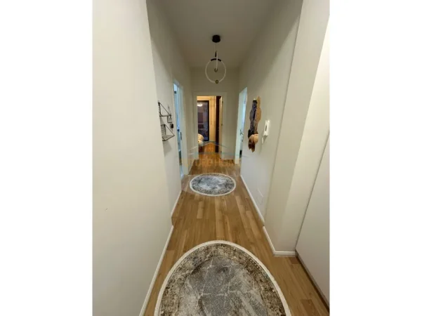 Tirane, jepet me qera apartament 1+1 Kati 3, 59 m² 600 € (XHAMLLIKU)