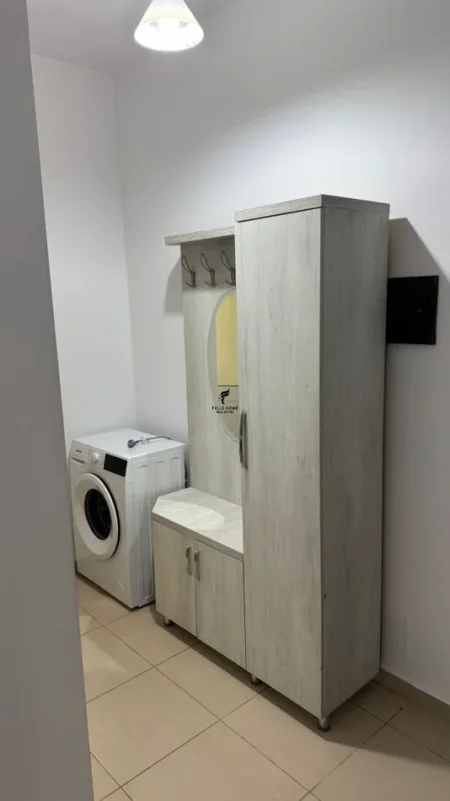 Tirane, jepet me qera apartament 1+1 Kati 1, 75 m² 500 € (5 MAJI)