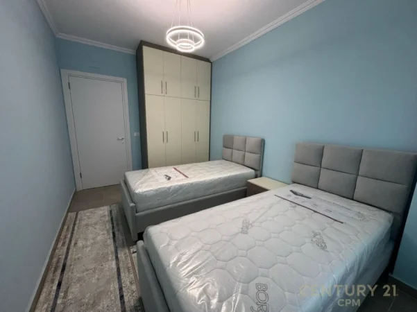 Tirane, jepet me qera apartament 2+1+Ballkon Kati 6, 100 m² 800 € (bulevardi i ri)