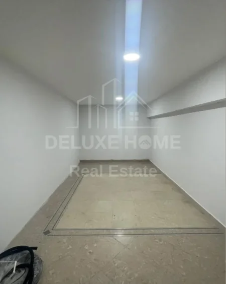 Tirane, jepet me qera ambjent biznesi Kati -1, 165 m² 1.600 € 