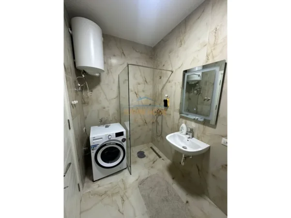 Tirane, jepet me qera apartament 1+1+Ballkon Kati 3, 65 m² 600 € (Kompleksi ASL2)