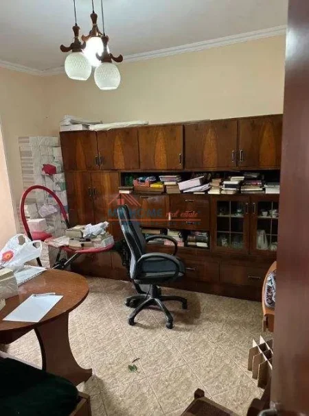 Shqiperi, shitet apartament 2+1+Ballkon Kati 2, 73 m² 135.000 € (Rruga Xhanfize Keko)