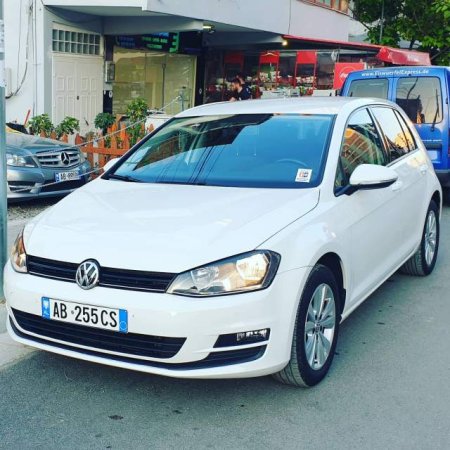 Tirane, jap me qera makine Volkswagen GOLF 7 Viti 2017, 40 Euro