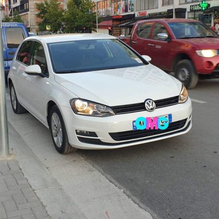 Tirane, jap me qera makine Volkswagen GOLF 7 Viti 2017, 40 Euro