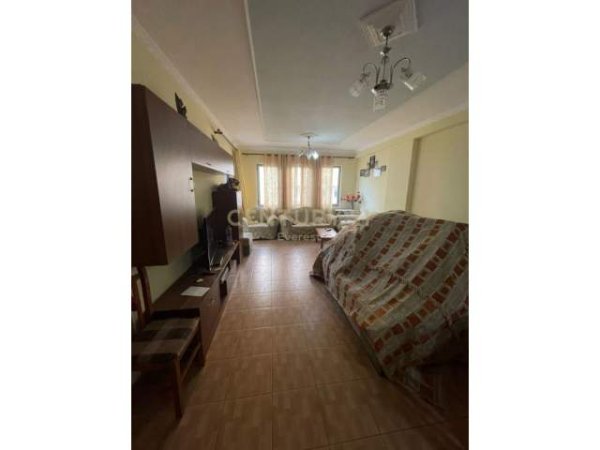 Tirane, shitet apartament 2+1+BLK Kati 4, 115 m² 115.000 Euro (NE ZONEN E FRESKUT,PERBALLE SHKOLLES QESARAK)