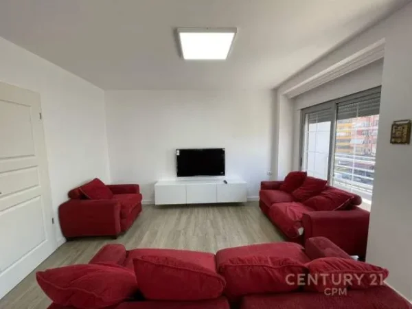 Tirane, jepet me qera apartament 2+1+BLK 120 m² 690 Euro (komuna eparisti)