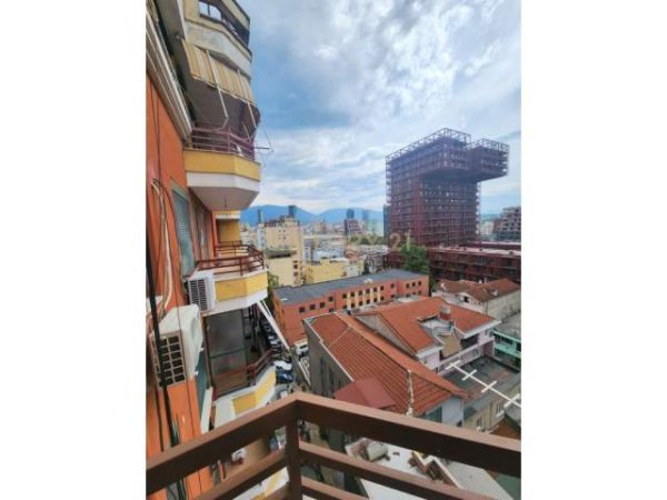 Tirane, jepet me qera apartament 2+1+BLK Kati 8, 97 m² 900 Euro (21 DHJETORI)