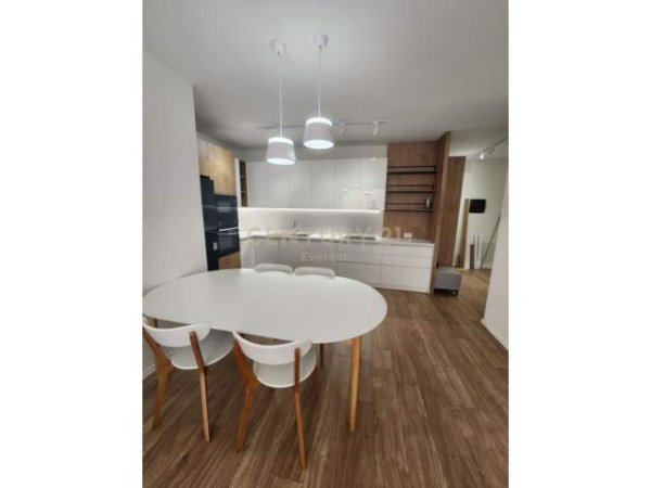 Tirane, jepet me qera apartament 2+1+BLK Kati 8, 97 m² 900 Euro (21 DHJETORI)