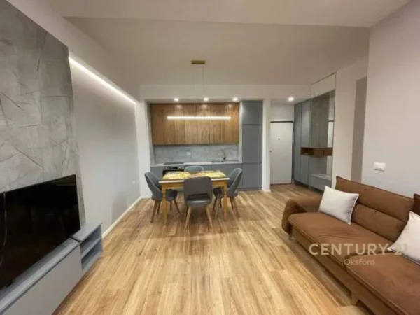 Tirane, jepet me qera apartament 1+1 80 m² 700 Euro (selvia)