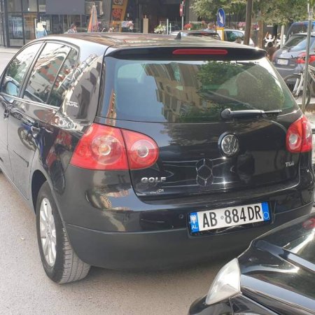 Tirane, jap me qera makine Volkswagen GOLF 5 Viti 2007, 15 Euro