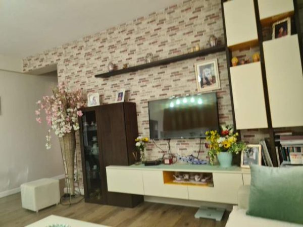 Tirane, jepet me qera apartament 2+1+A+BLK Kati 5, 100 m² 1.000 Euro (KOMUNA E PARISIT)