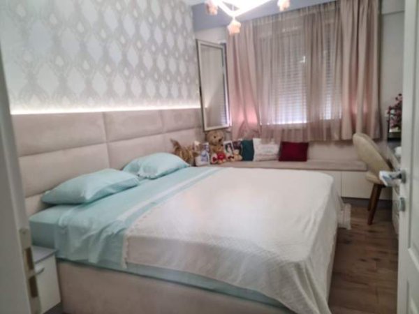 Tirane, jepet me qera apartament 2+1+A+BLK Kati 5, 100 m² 1.000 Euro (KOMUNA E PARISIT)