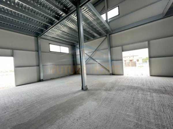 Durres, jepet me qera ambjent biznesi Kati 0, 900 m² 2.300 Euro (Spitalle)