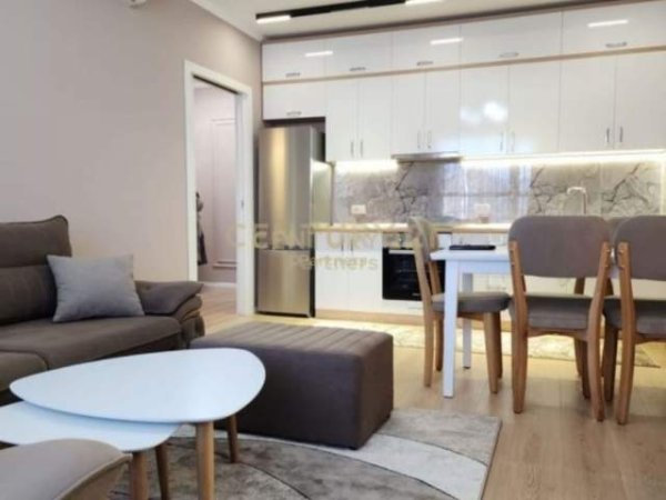 Tirane, jepet me qera apartament 1+1+BLK Kati 5, 75 m² 500 Euro (Teodor Keko)