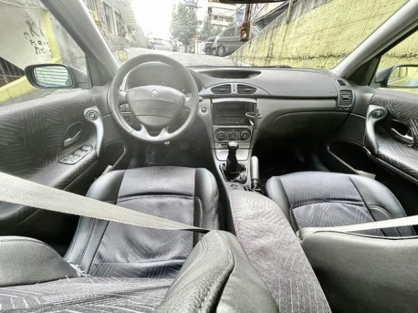 Tirane, shitet makine Renault LAGUNA Viti 2001, 2.400 Euro