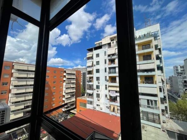 Tirane, jepet me qera zyre Kati 6, 57 m² 400 Euro (Rruga e kavajes)