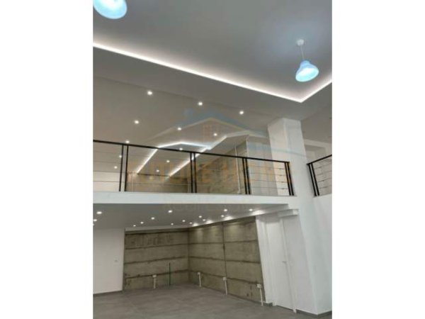 Tirane, jepet me qera ambjent biznesi Kati 0, 250 m² 2.500 Euro (Perballe Parlamentit)