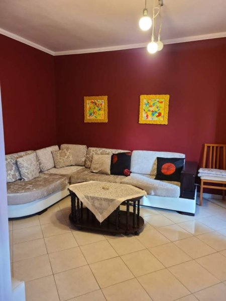 Tirane, jepet me qera apartament Kati 5, 70 m² 400 Euro(Ali Demi)