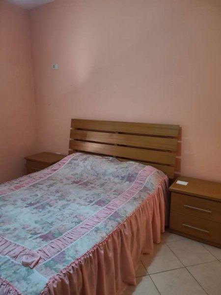 Tirane, jepet me qera apartament Kati 5, 70 m² 400 Euro(Ali Demi)