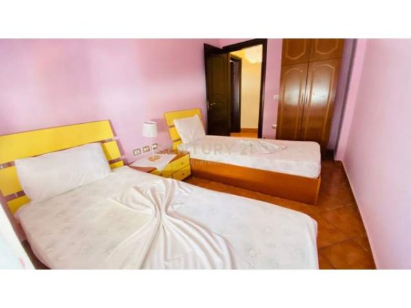 Vlore, jepet me qera apartament 2+1+BLK Kati 5, 90 m² 400 Euro (LUNGOMARE)