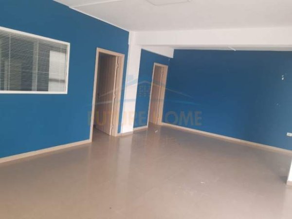 Tirane, jepet me qera apartament Kati 2, 86 m² 600 Euro (Fusha E Aviacionit)