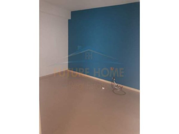 Tirane, jepet me qera apartament Kati 2, 86 m² 600 Euro (Fusha E Aviacionit)