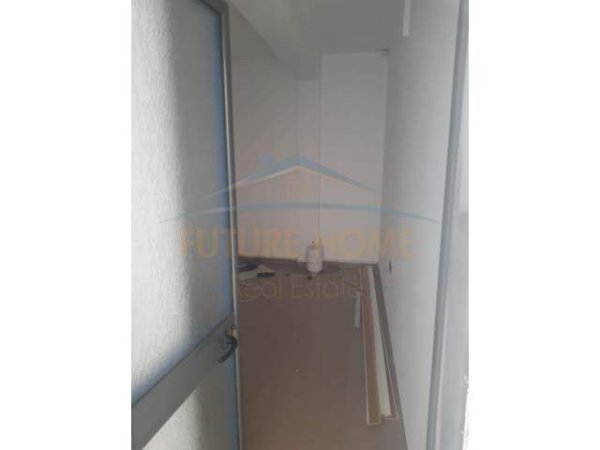 Tirane, jepet me qera apartament Kati 2, 86 m² 600 Euro (Fusha E Aviacionit)