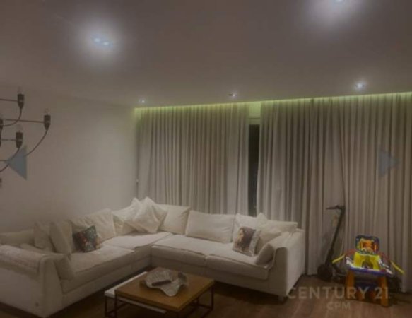 Tirane, jepet me qera apartament 2+1 Kati 5, 1.000 Euro