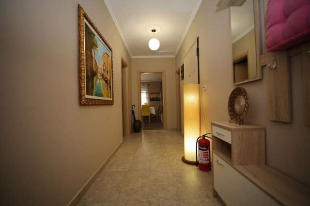 Tirane, jepet me qera apartament 2+1 Kati 2, 80 m² 650 Euro (Sheshi Avni Rustemi)