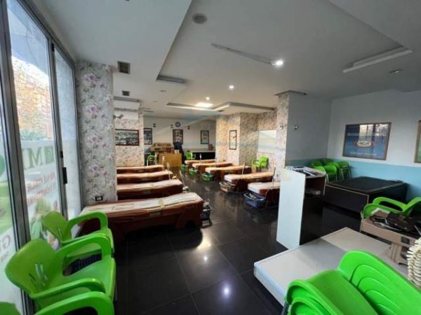 Tirane, shitet ambjent biznesi Kati 1, 127 m² 381.000 Euro (Pallati me shigjeta)