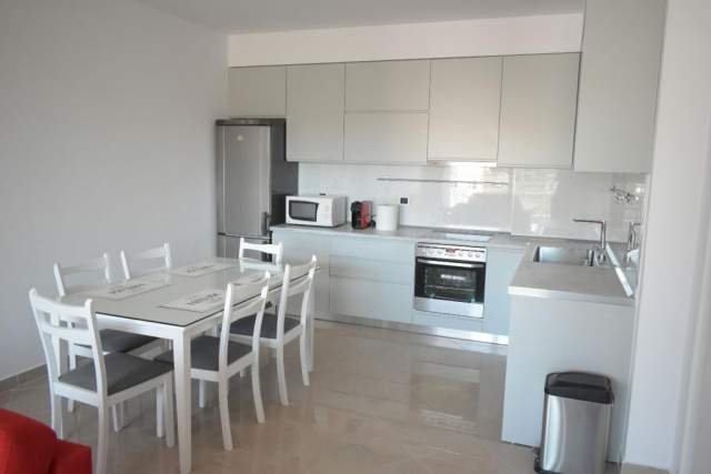 Tirane, jepet me qera apartament 1+1+BLK Kati 7, 78 m² 600 Euro (Bllok)