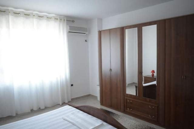 Tirane, jepet me qera apartament 1+1+BLK Kati 7, 75 m² 600 Euro (rruga Brigada VIII)