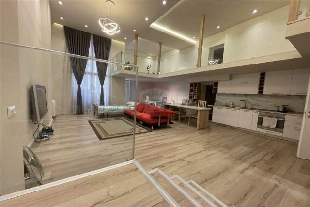 Tirane, shitet apartament duplex 3+1+A+BLK Kati 1, 17.506 m² 160.000 Euro (Rruga e Kavajes)