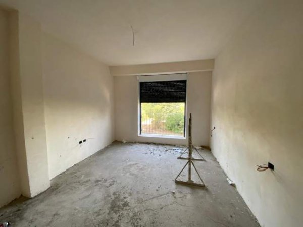 Tirane, shitet apartament Kati 1, 115 m² 144.000 Euro (Fusha e Aviacionit)