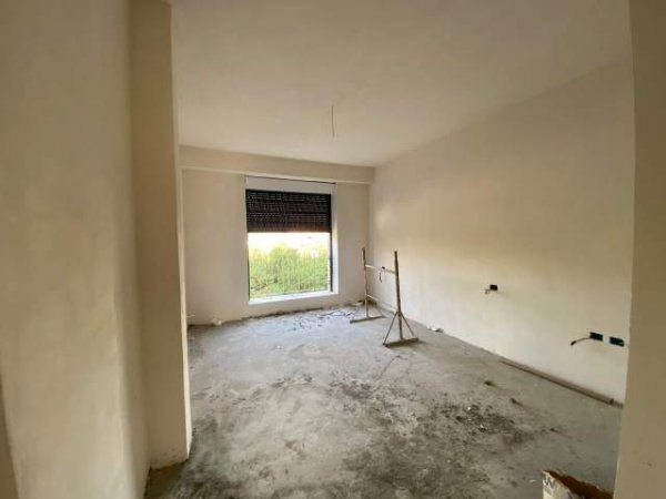 Tirane, shitet apartament Kati 1, 115 m² 144.000 Euro (Fusha e Aviacionit)