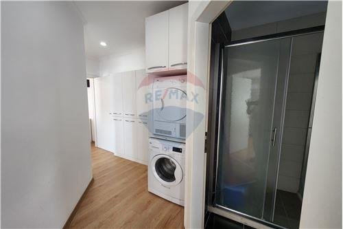Tirane, jepet me qera apartament 550 Euro